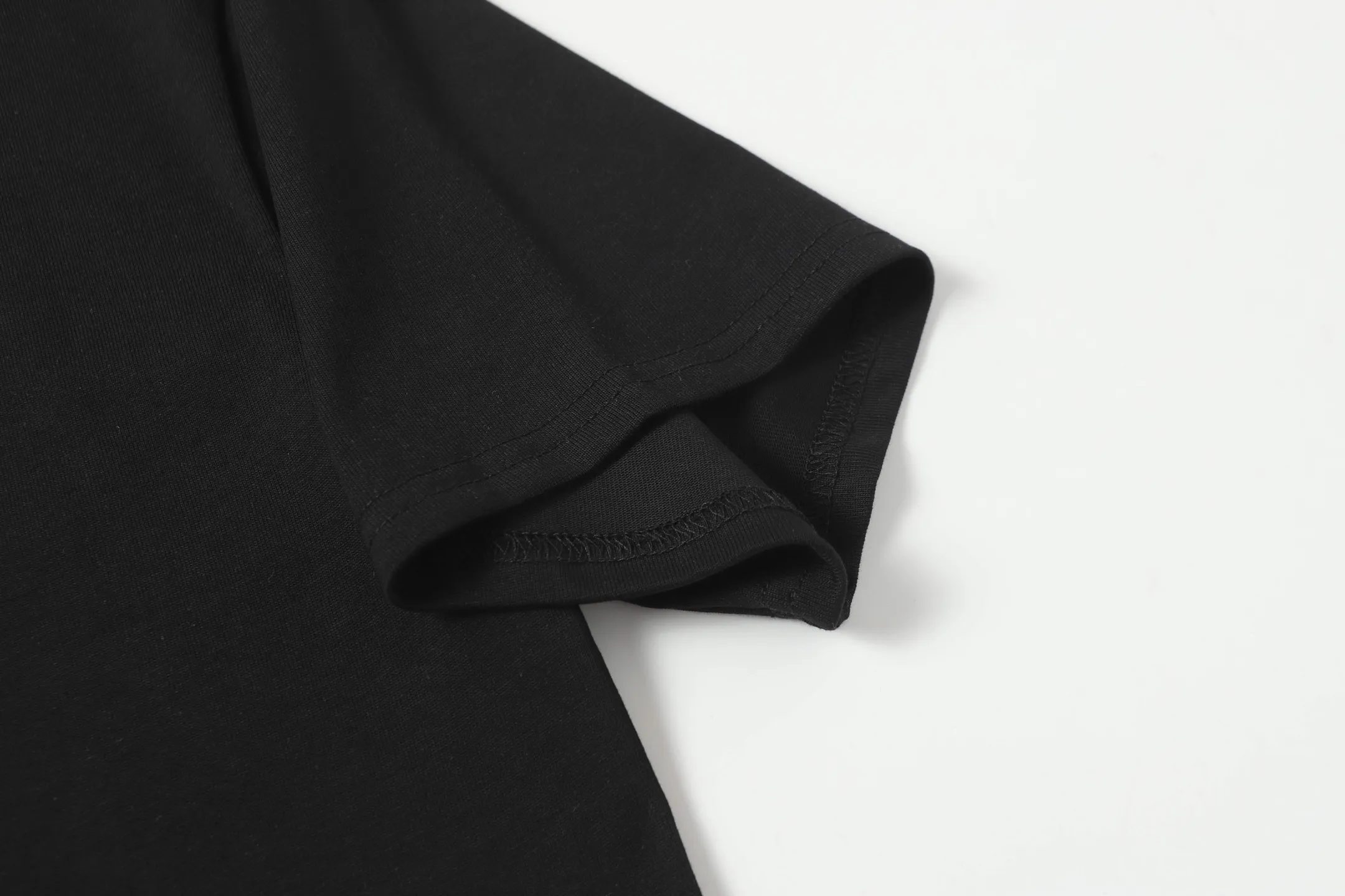 P130 Style number: A003 [Ralph Lauren classic color printed round neck basic short sleeves] ✅270g double yarn fabric, custom woven and dyed threads ✅Original sticker Scan the QR code to enter the official website ✅Large version, loose and stylish, can wear up to 200 pounds Color: black white Size: S-XL